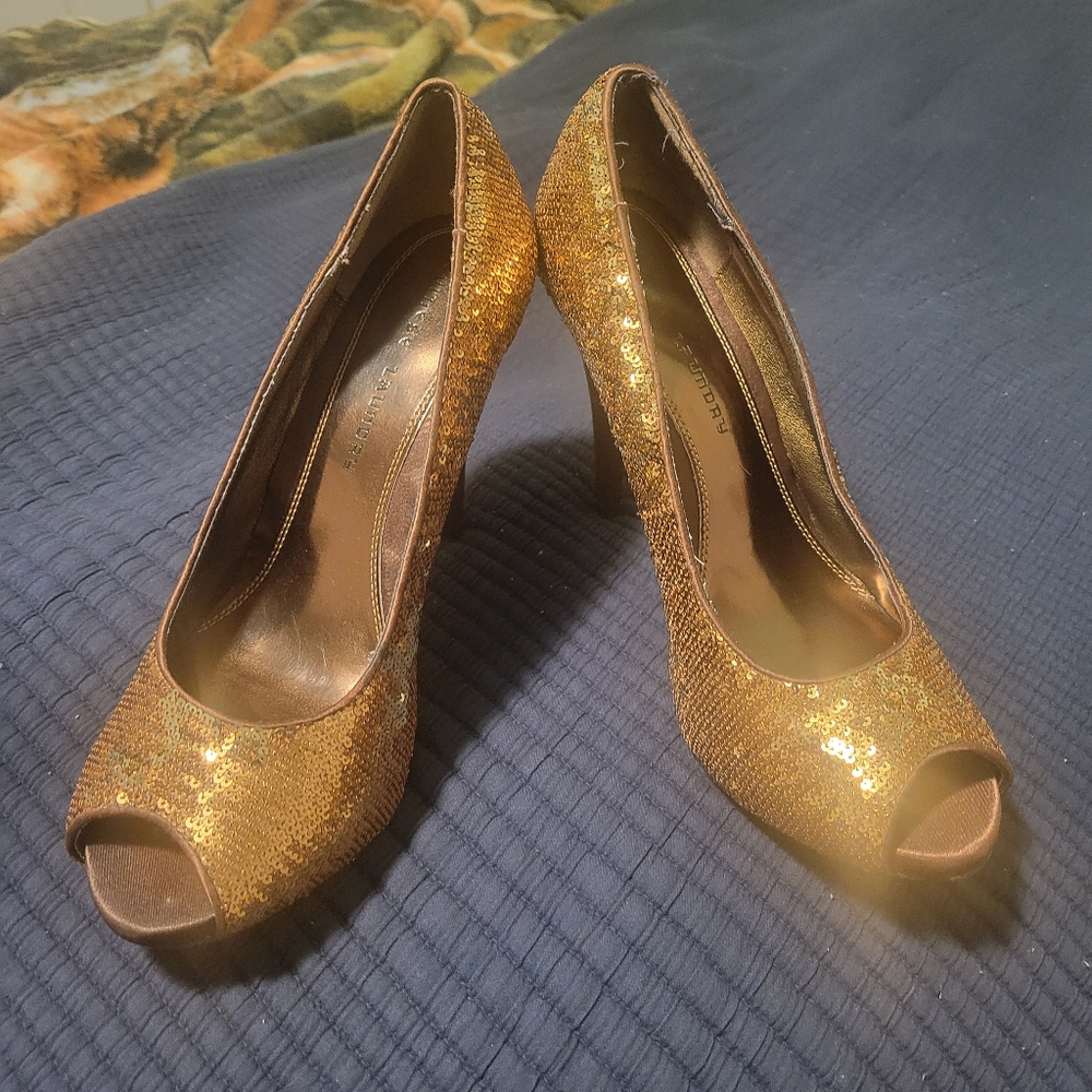 Chinese Laundry Gold Sequin Peep Toe Heels. New. 10m. Georgeous 😍